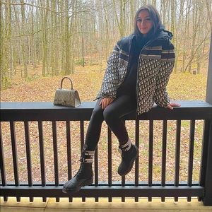 Meet your Posher, Giordana